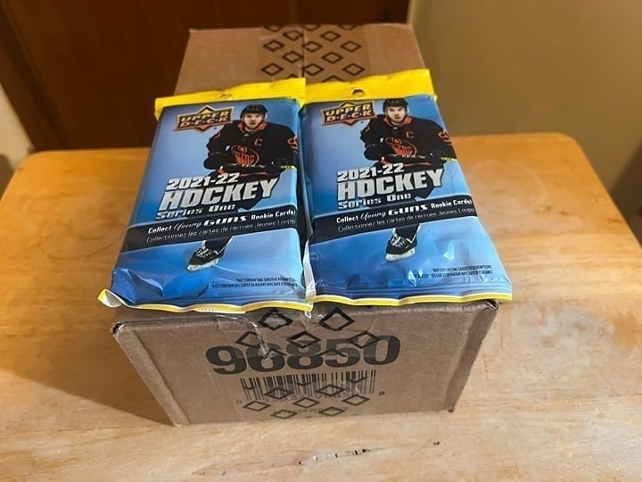 2021-22 Series 1 Upper Deck Hockey 18 pack Case - Young Guns!